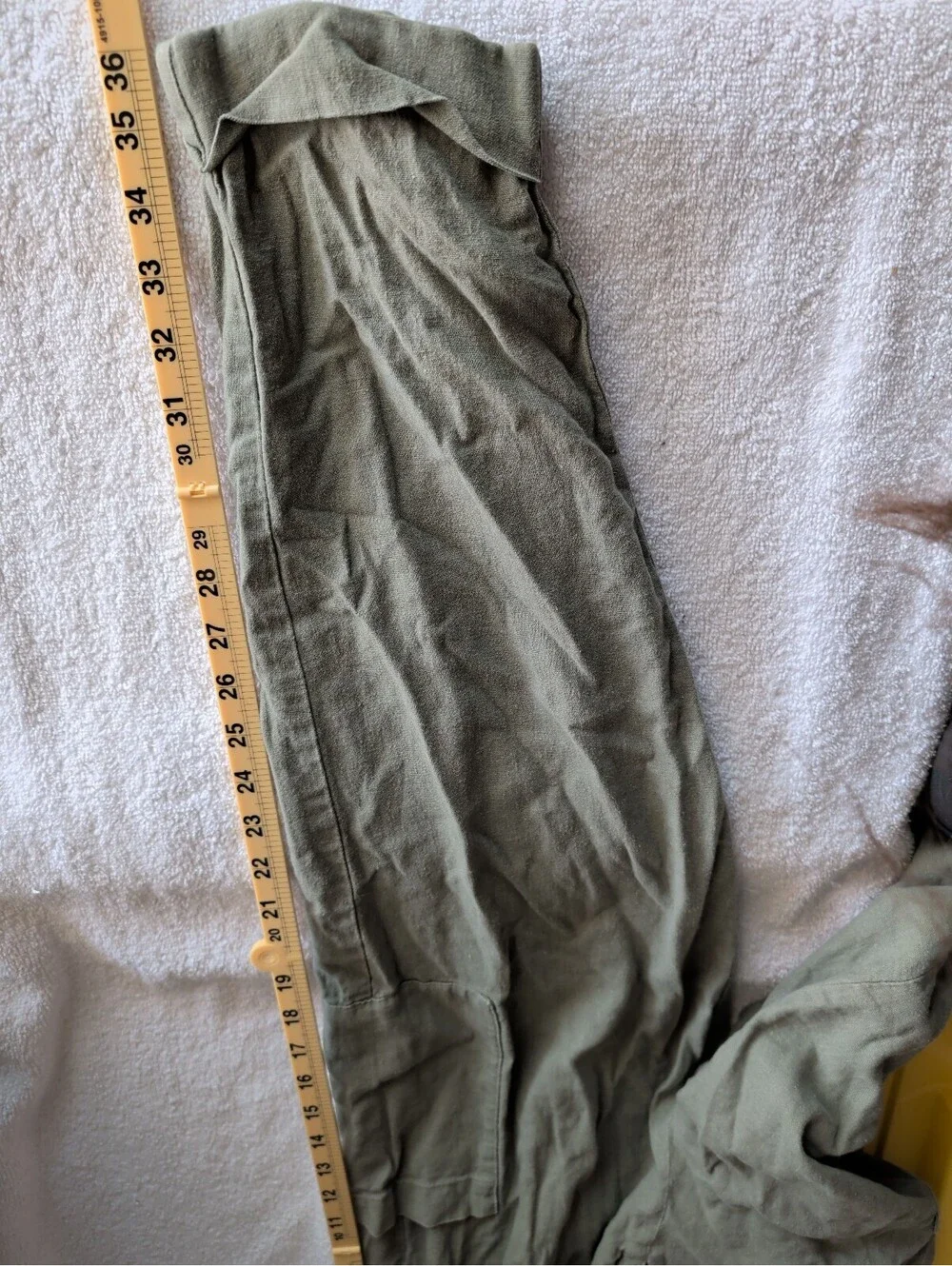 Zara green cargo pants with side pockets.